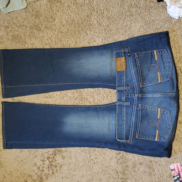 Lucky Brand Jeans - Picture 4 of 13